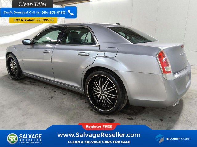 Used 2014 Chrysler 300 RWD image 3