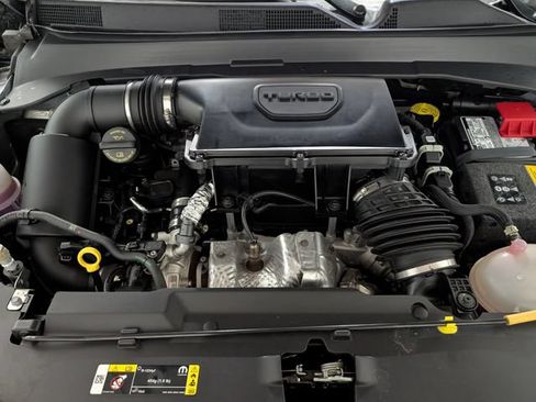 Used 2025 Jeep Compass Trailhawk AWD/4WD image 27