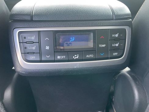 Used 2015 Toyota Highlander Limited Platinum AWD/4WD image 29