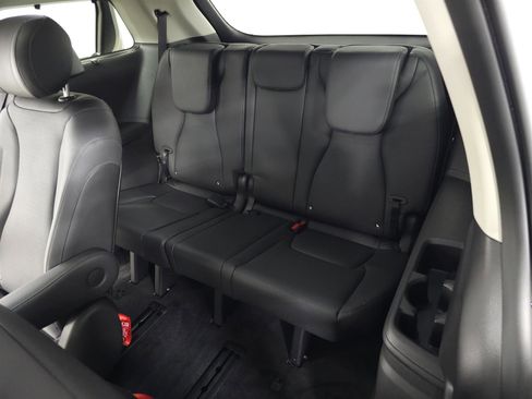 Used 2025 Kia Carnival SX Prestige image 39