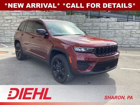 Used 2023 Jeep Grand Cherokee Limited w/ Luxury Tech Group II AWD/4WD image 1