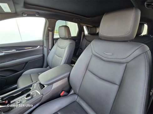 Used 2024 Cadillac XT5 Premium Luxury w/ Technology Package image 11