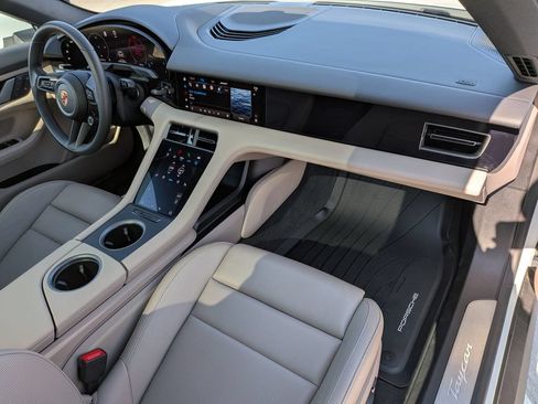 Used 2025 Porsche Taycan RWD image 32