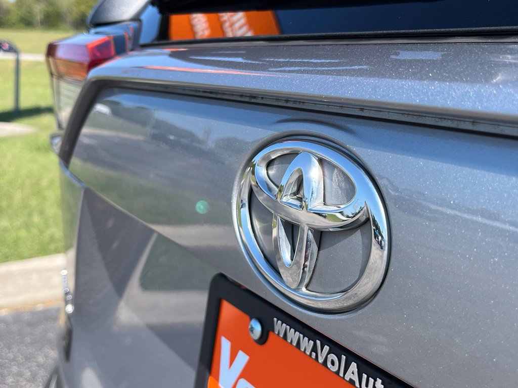 Used 2021 Toyota RAV4 XLE w/ Convenience Package AWD/4WD image 10