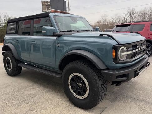 Used 2021 Ford Bronco Outer Banks w/ Sasquatch Package image 3