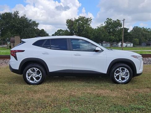 New 2026 Chevrolet Trax LS w/ LS Convenience Package FWD image 37