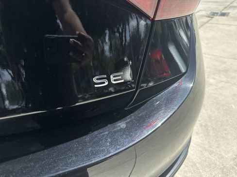 Used 2024 Volkswagen Jetta SE FWD image 12