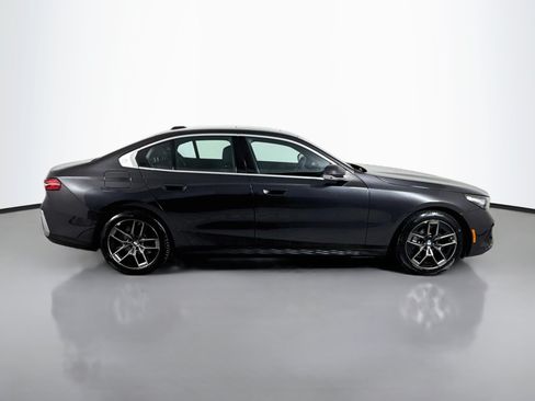 Used 2026 BMW 530i RWD image 11