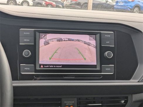 Used 2024 Volkswagen Jetta SE image 21