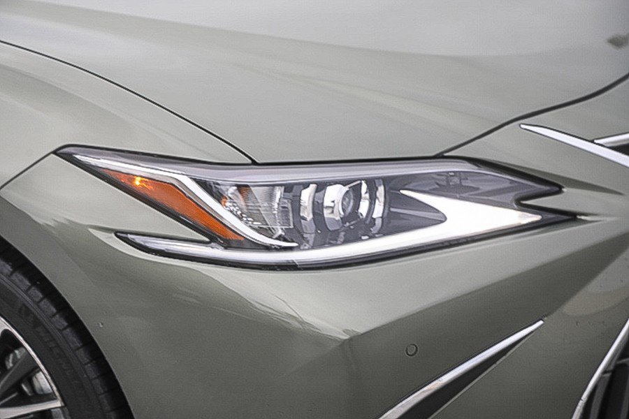 Certified 2025 Lexus ES 300h w/ Premium Package FWD image 8