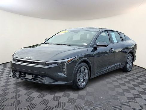 Certified 2025 Kia K4 LX image 3