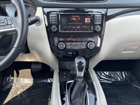 Used 2022 Nissan Rogue Sport SL AWD/4WD image 13