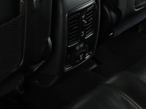 Used 2019 Jeep Grand Cherokee Limited AWD/4WD image 6