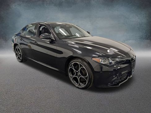 Used 2025 Alfa Romeo Giulia AWD w/ Driving Assist Package image 3