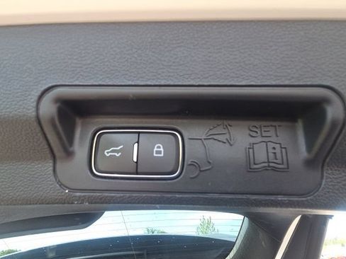 Used 2020 Ford Explorer XLT w/ Equipment Group 202A AWD/4WD image 13