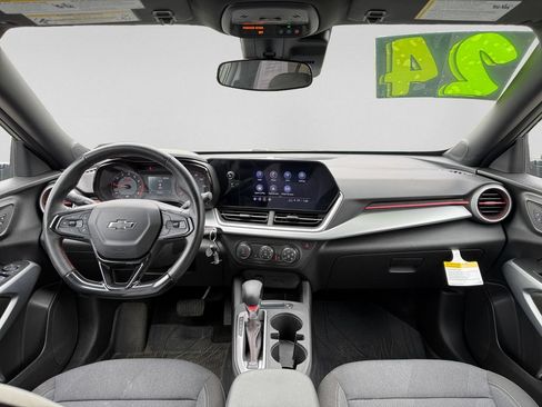 Used 2024 Chevrolet Trax RS w/ Driver Confidence Package FWD image 11