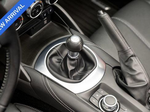 Used 2024 MAZDA MX-5 Miata RF Grand Touring RWD image 15