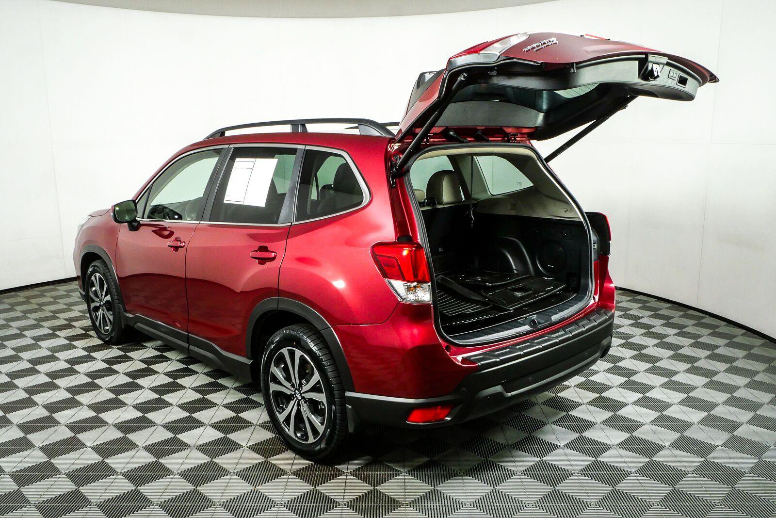 Used 2020 Subaru Forester Limited w/ Popular Package #3 AWD/4WD image 36