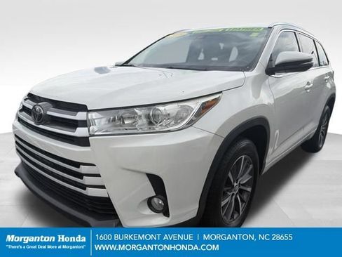 Used 2018 Toyota Highlander XLE FWD image 3