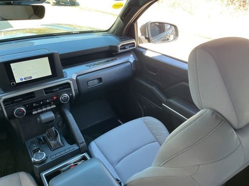 Used 2025 Toyota Tacoma SR5 image 15