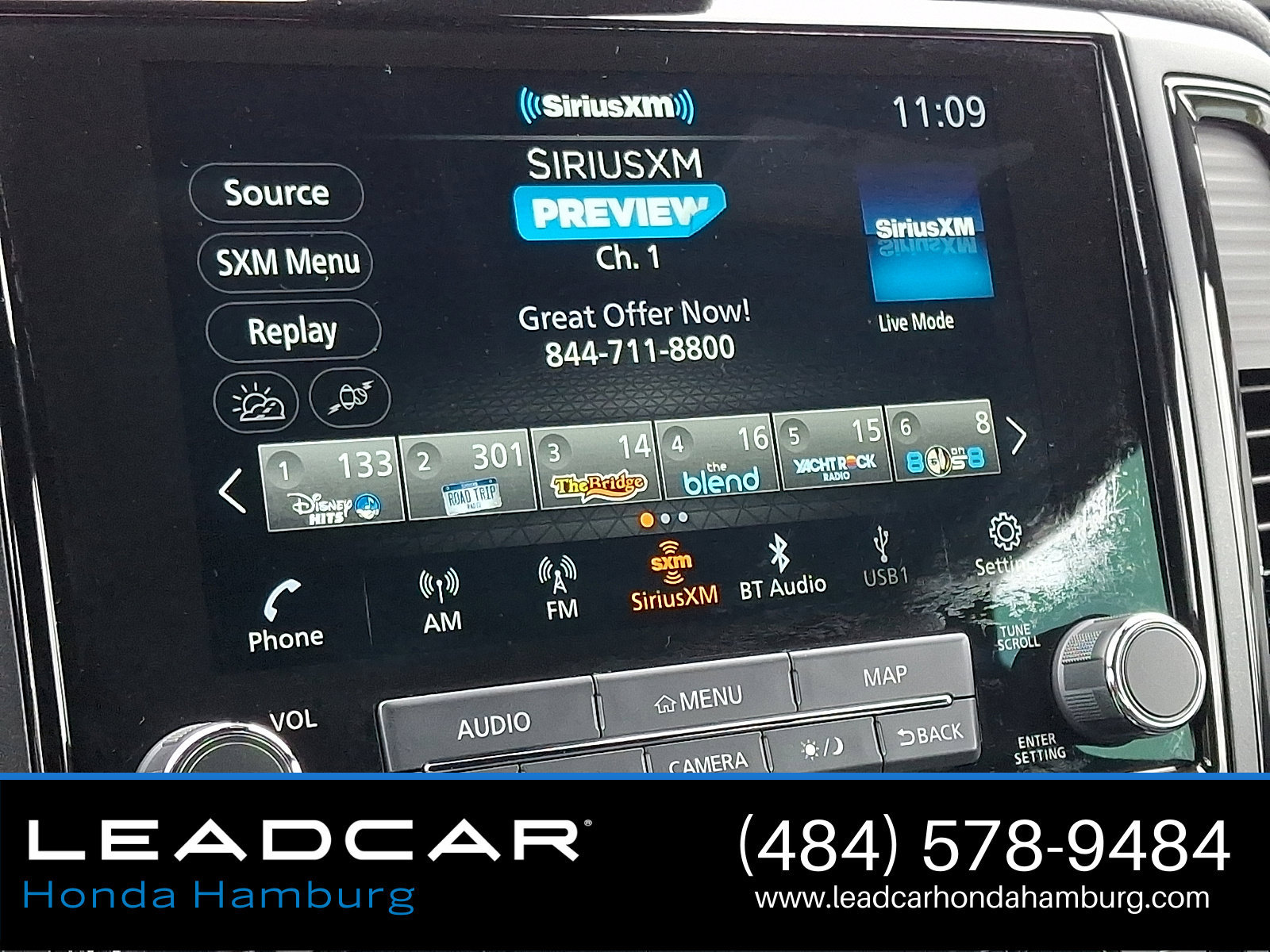 Used 2023 Nissan Titan PRO-4X w/ Pro-4x Convenience Package AWD/4WD image 18