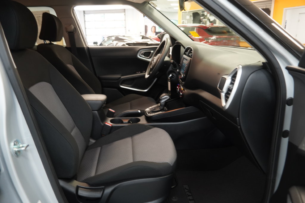 Used 2021 Kia Soul LX FWD image 32