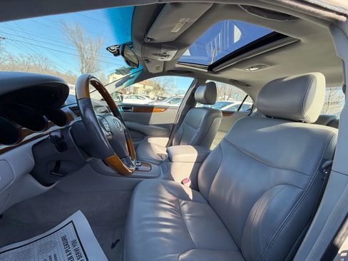 Used 2005 Lexus ES 330 ES 330 Sedan 4D image 9