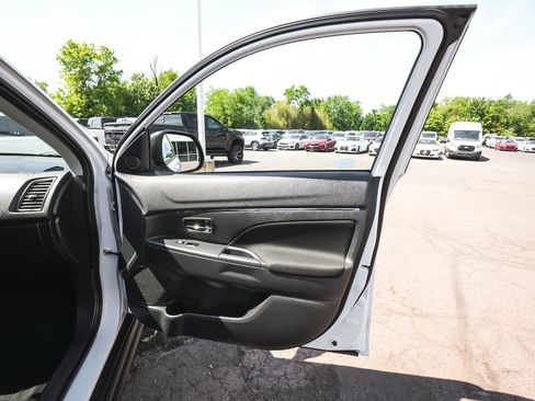 Used 2024 Mitsubishi Outlander Sport ES AWD/4WD image 13