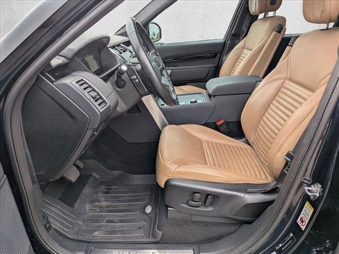 Used 2022 Land Rover Discovery S image 16