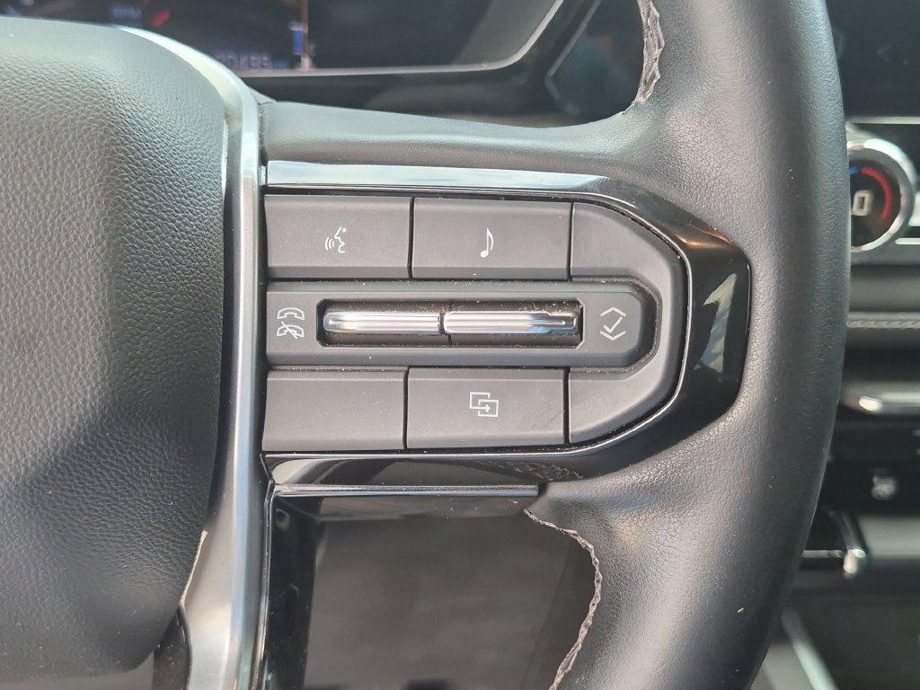 Used 2023 Chevrolet Colorado LT w/ LT Convenience Package II AWD/4WD image 23