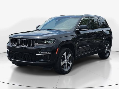 Used 2022 Jeep Grand Cherokee Limited 4xe w/ Luxury Tech Group II AWD/4WD image 8
