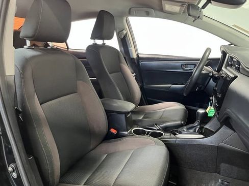 Used 2018 Toyota Corolla LE FWD image 10