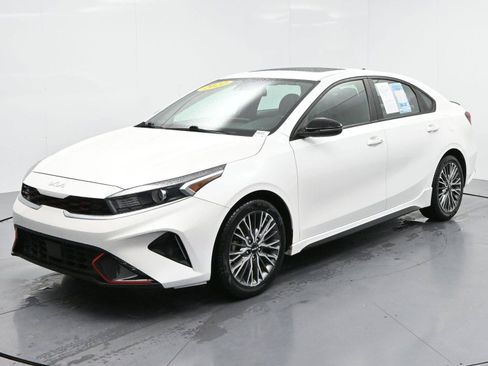 Used 2022 Kia Forte GT-Line w/ GT-Line Premium Package FWD image 3