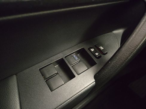 Used 2016 Toyota Corolla S image 28