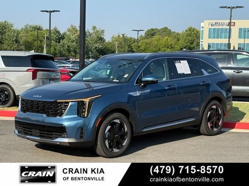 Certified 2026 Kia Sorento EX w/ EX Premium Package FWD image 3