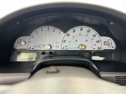 Used 2002 Ford Thunderbird image 17
