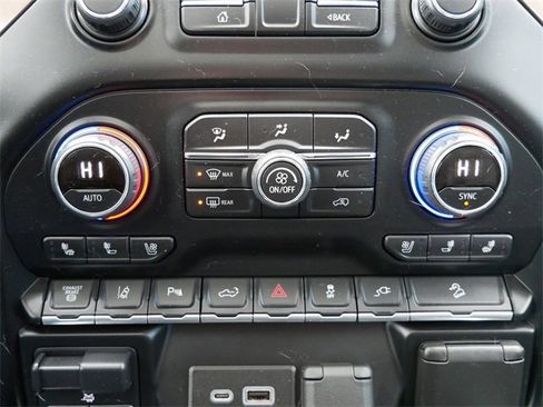 Used 2022 Chevrolet Silverado 3500 High Country w/ Z71 Off-Road Package image 16