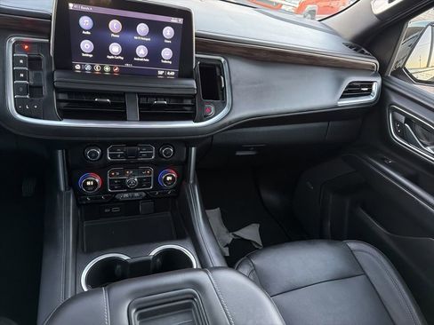 Used 2021 Chevrolet Suburban Z71 w/ Z71 Signature Package image 26