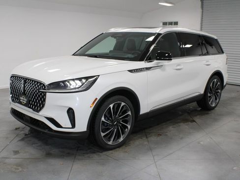 New 2026 Lincoln Aviator Reserve image 3