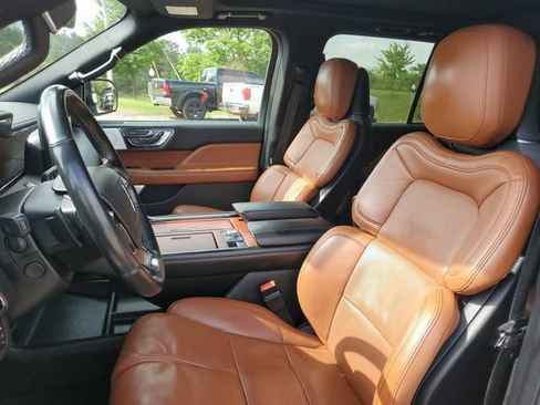 Used 2020 Lincoln Navigator Reserve w/ Luxury Package AWD/4WD image 17