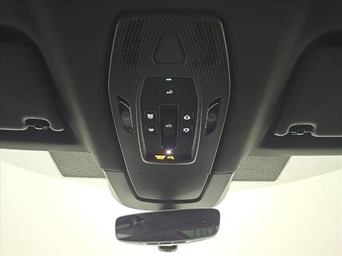 Certified 2025 Porsche Macan 4S Electric image 25