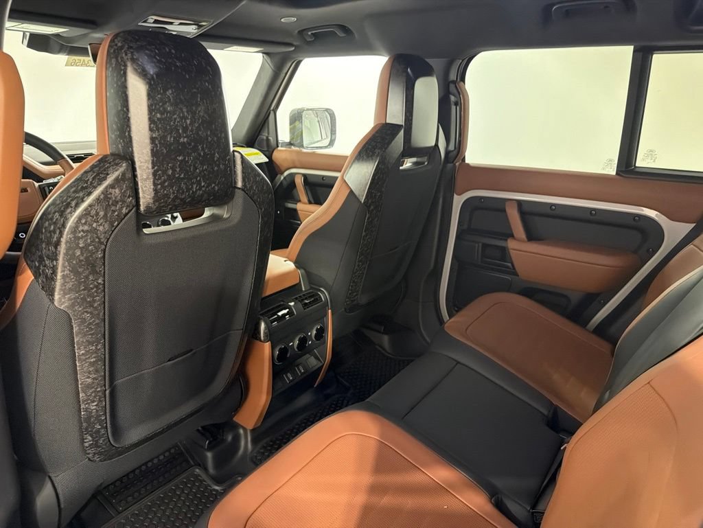 New 2026 Land Rover Defender 110 OCTA AWD/4WD image 21