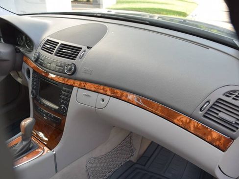 Used 2006 Mercedes-Benz E 350 Sedan image 52