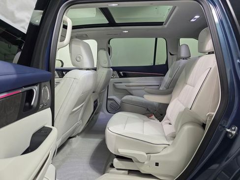 New 2026 Buick Enclave Avenir w/ Super Cruise Package AWD/4WD image 30