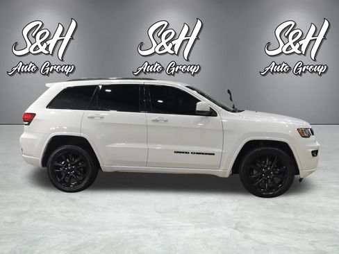 Used 2020 Jeep Grand Cherokee Altitude AWD/4WD image 19