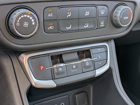 Used 2024 GMC Terrain SLE FWD image 11