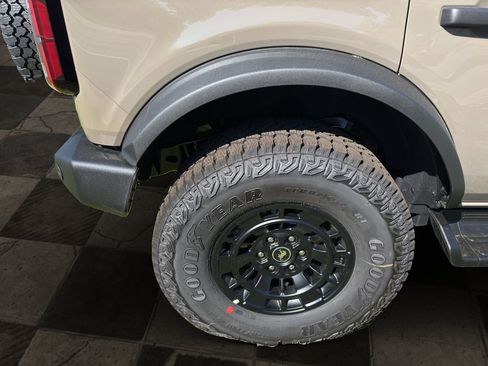 New 2026 Ford Bronco Outer Banks AWD/4WD image 8