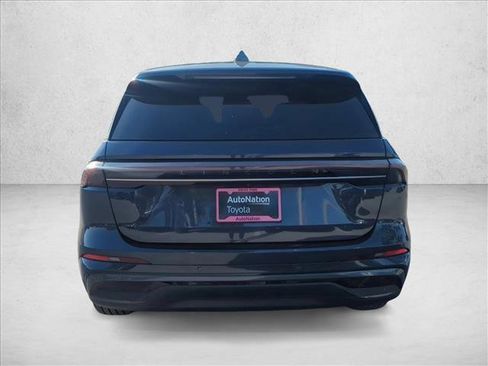 Used 2024 Lincoln Nautilus Premier w/ Jet Appearance Package AWD/4WD image 5