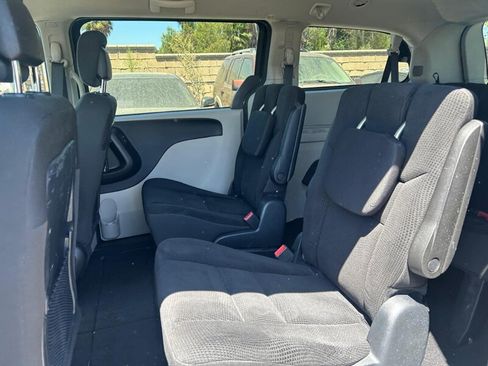 Used 2019 Dodge Grand Caravan SE w/ UConnect Hands-Free Group FWD image 24