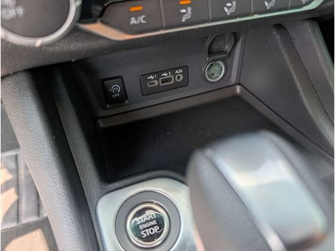 Used 2024 Nissan Sentra SV FWD image 20